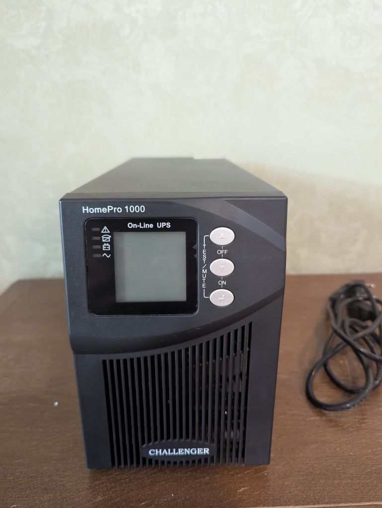 Продаю ДБЖ Challenger HomePro 1000 (On-line, 1000 ВА / 900 Вт)
