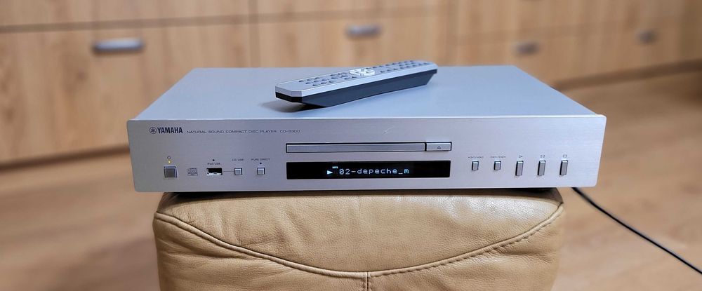 Yamaha CD-S300 odtwarzacz płyt cd i USB z pilotem