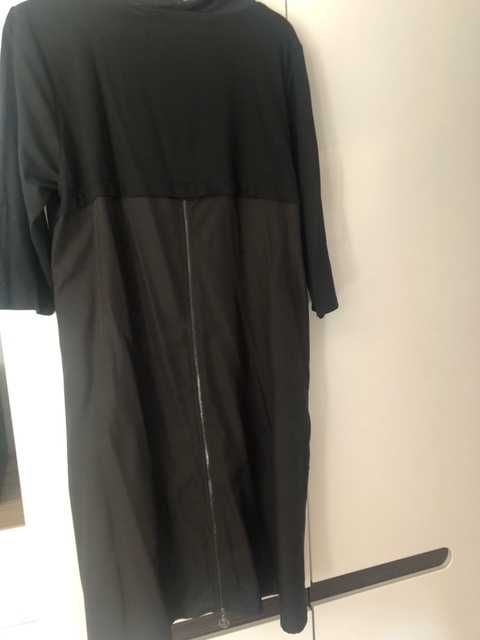 Sukienka czarna 52