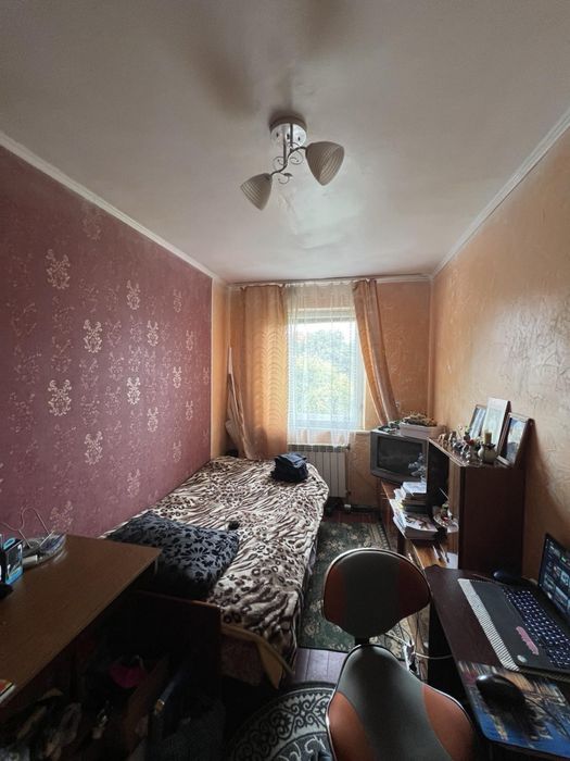 Продаж квартири не подалік Центру.