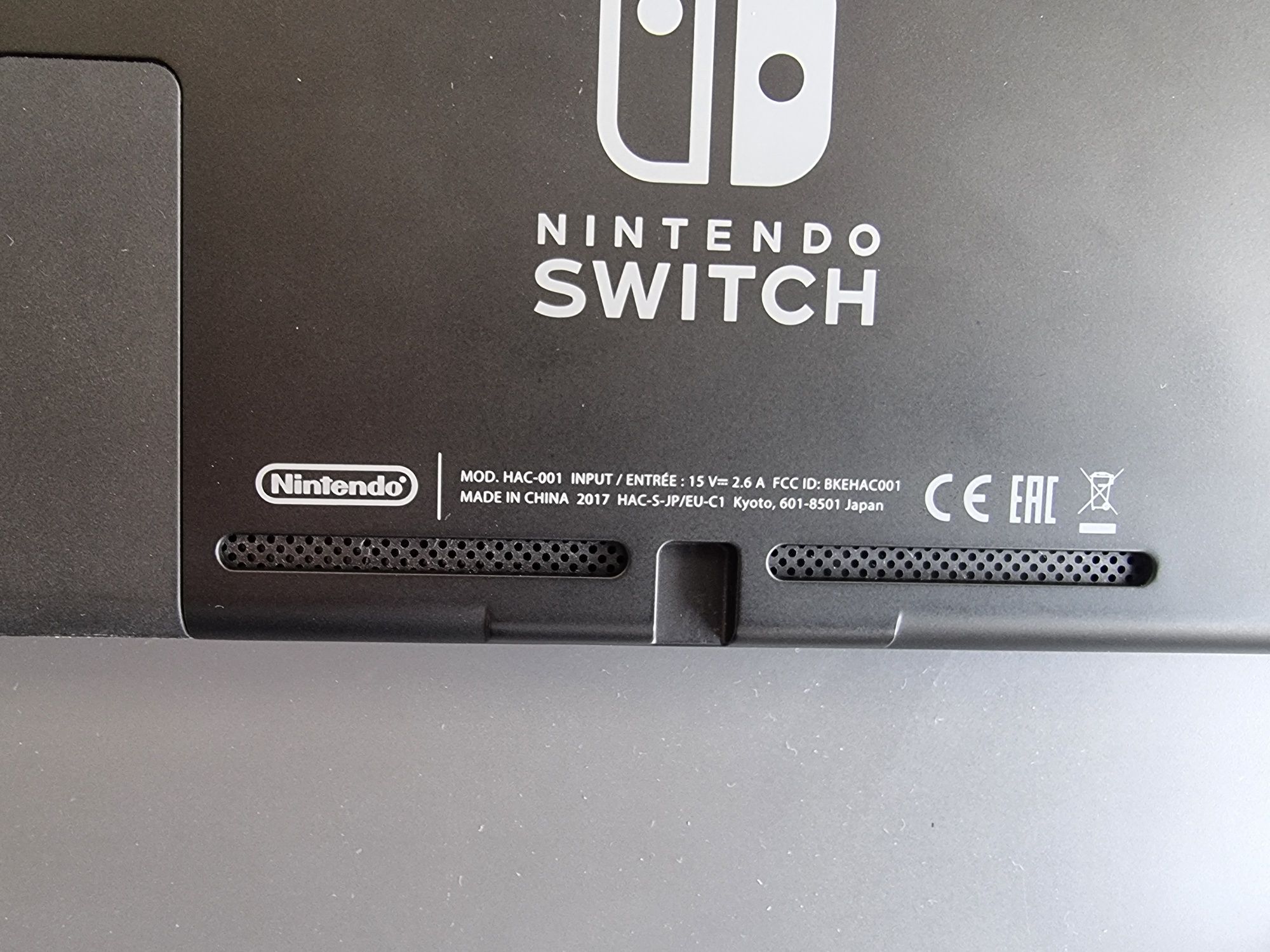 Consola Nintendo Switch com caixa