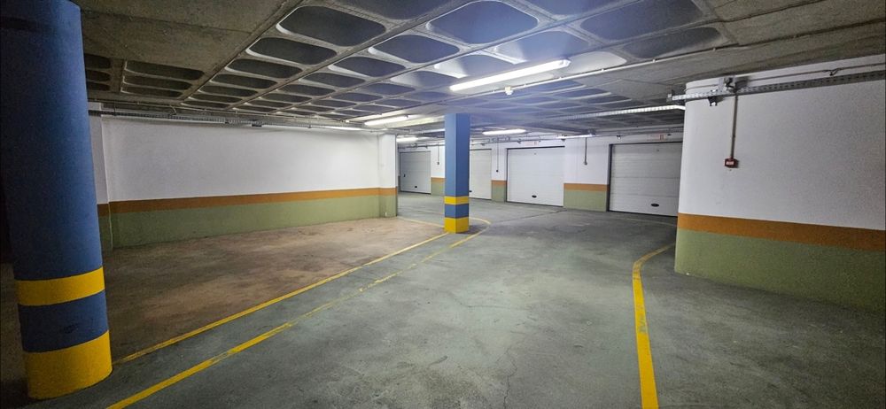 Arrendo Lugar de Garagem Duplo