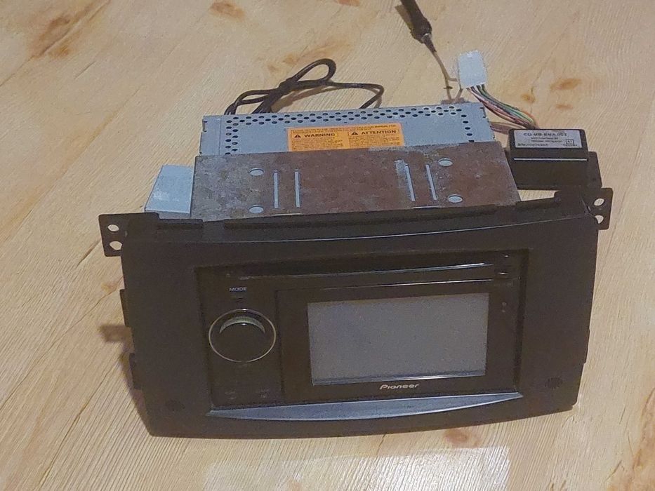 Nawigacja i radio Pioneer