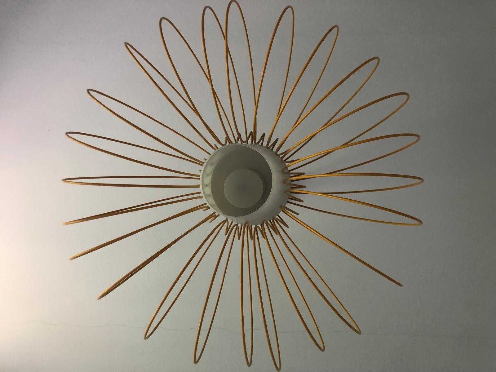 Lampa wisząca druciana z kloszem, nowoczesne wzornictwo