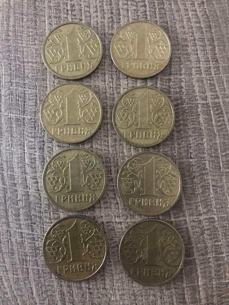 Продаю монеты 1 гривна год 2001, 2002