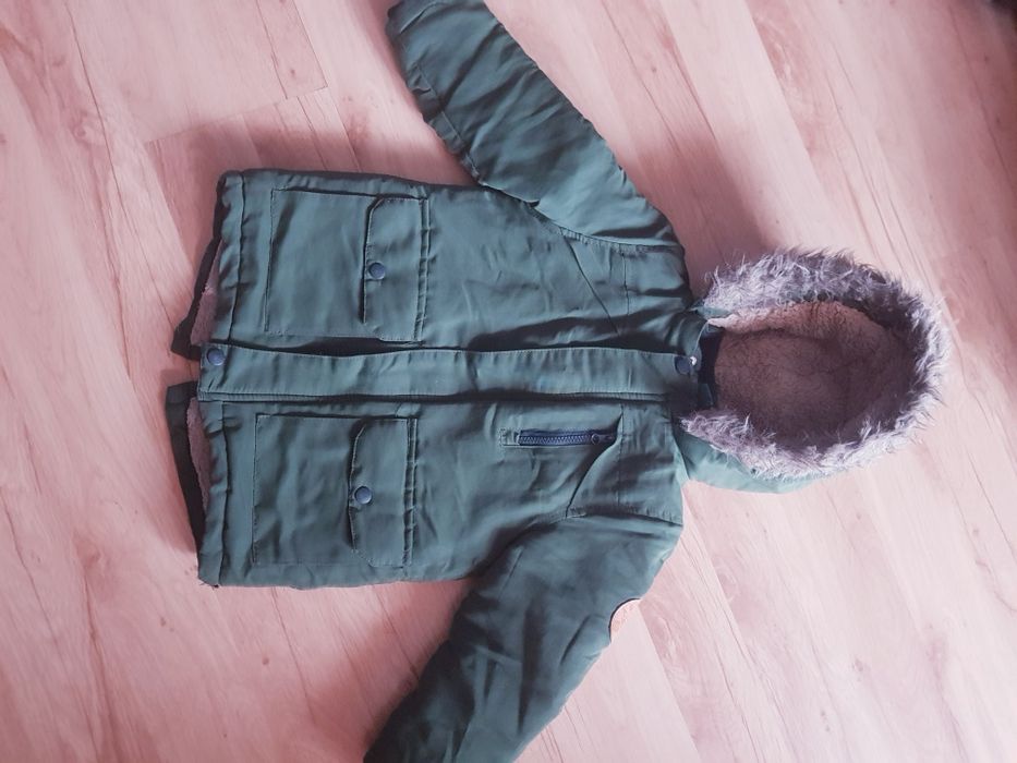 Zimowa kurtka chłopięca marki Pepco rozmiar 116 ( 6 Lat ).