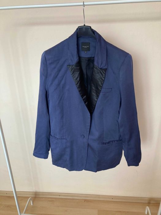 Granatowa marynarka z czarnymi klapami roz. S