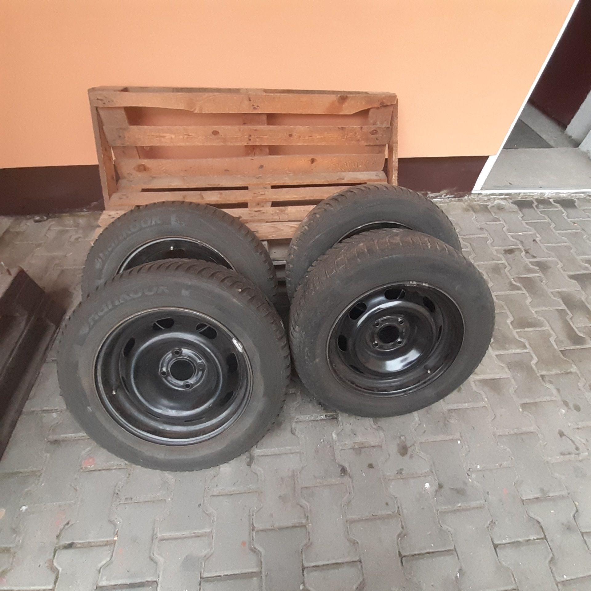 Диски R15. Розболтовка 4×108.