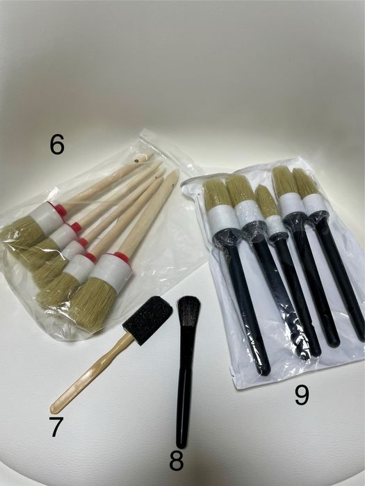 Diverso material de detalhe automóvel