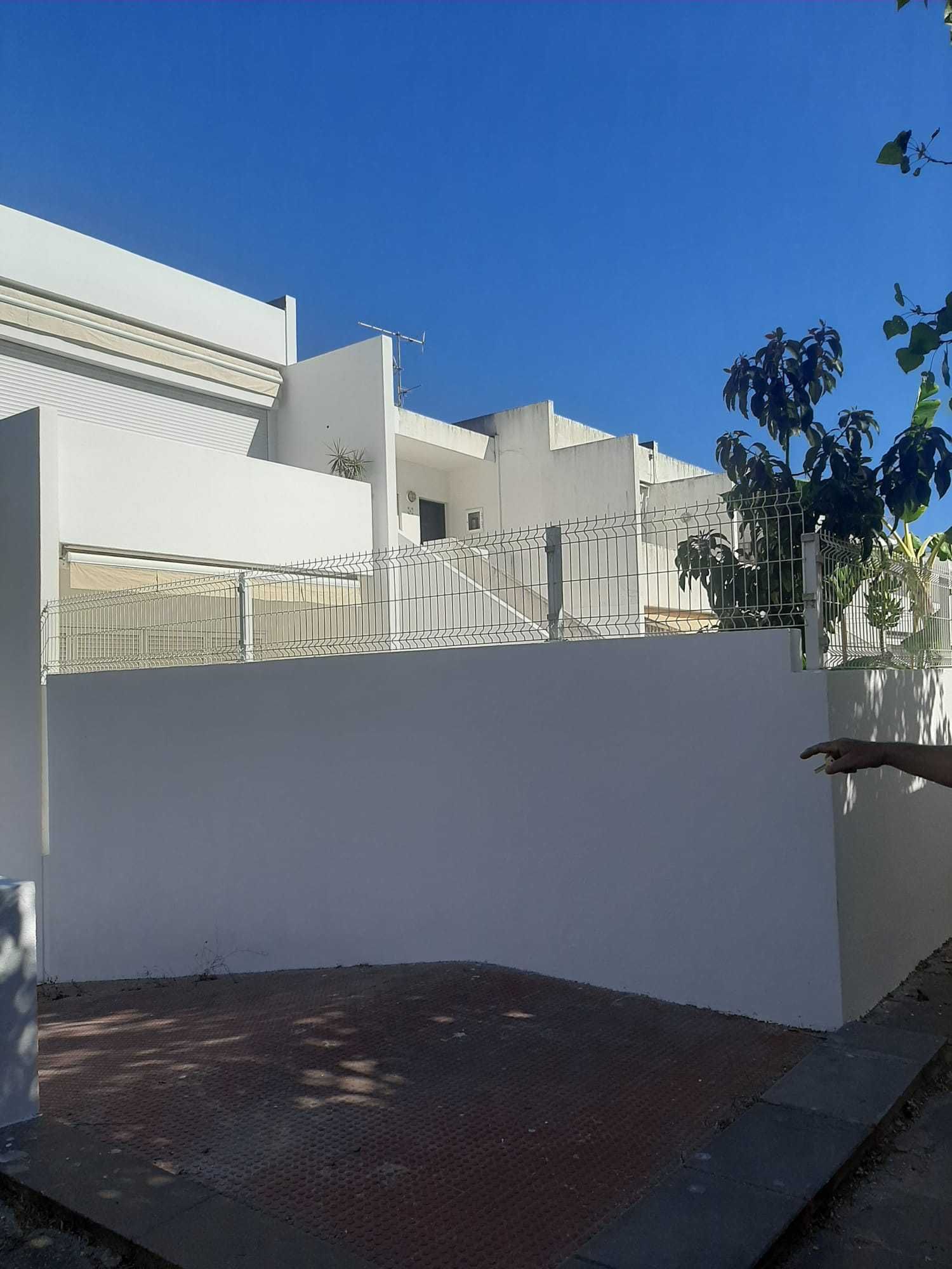 Vilamoura centro - r/c de moradia T2 com jardim