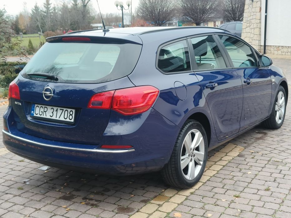 Na Sprzedaż Opel Astra J Kombi Lift 1.4 Turbo Po Sporym Serwisie ;)