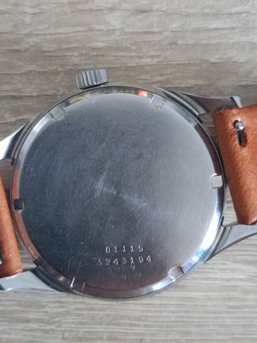 Zegarek mechaniczny Certina z lat 60 w stalowej 35.5mm kopercie