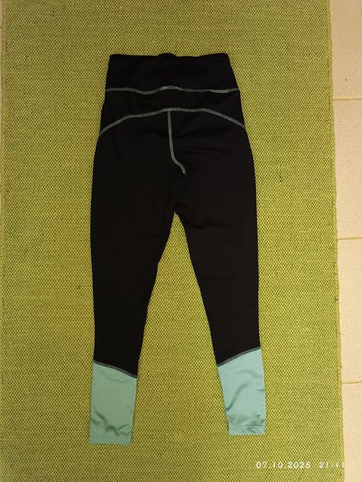 Leggings pretas para mulher.