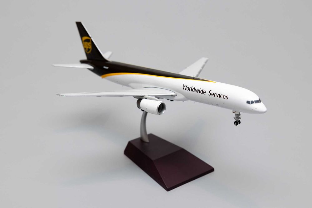 NOWY Samolot Boeing 757 -200F UPS cargo 1/200 GeminiJets metalowy