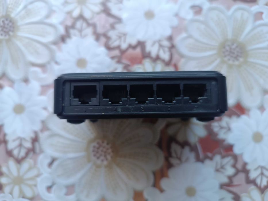 Коммутатор сетевой D-link DES-1005A свитч 5 портов з живленням БЖ