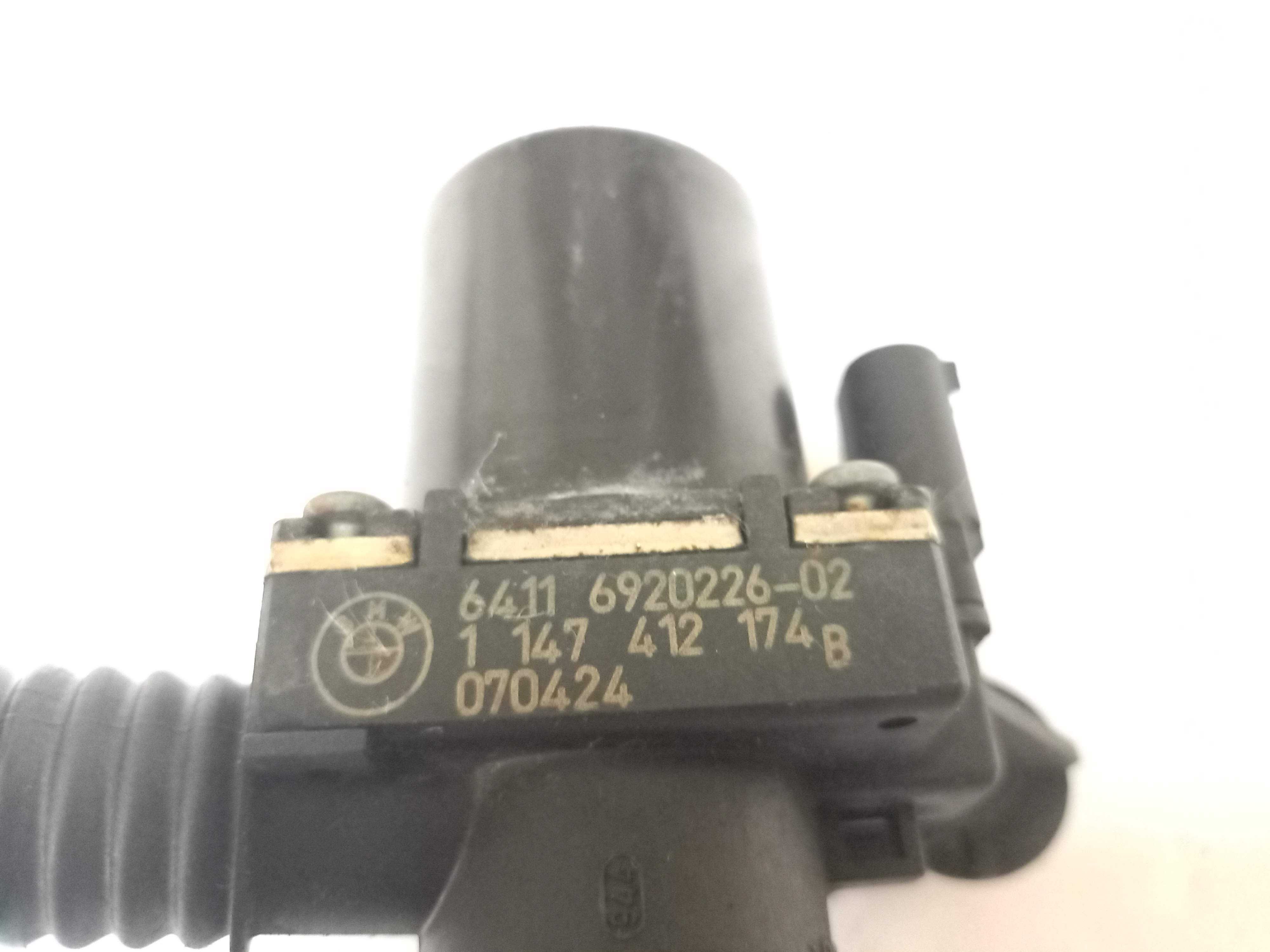 BMW E39 E46 E60 E61 Elektrozawór wody ciepłej Pompa nagrzewnicy