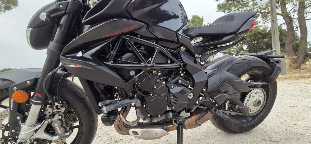 MV Agusta Dragster 800R de 2025