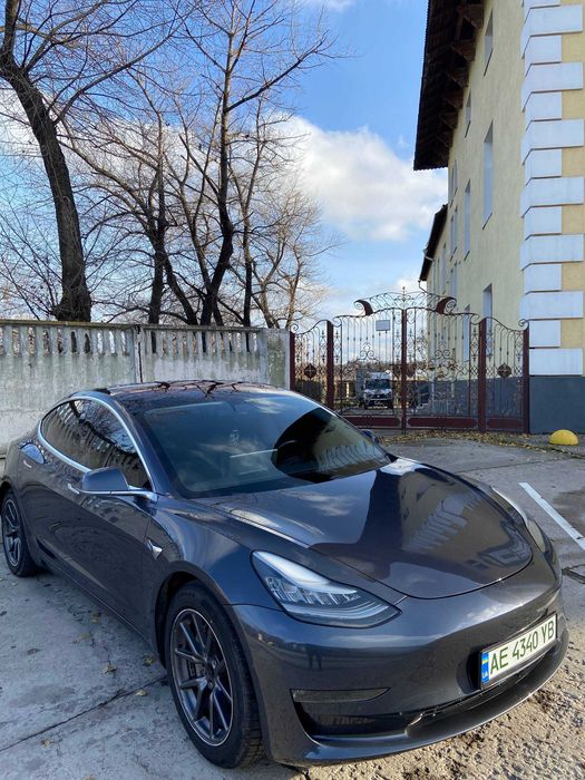 Продам Tesla Model 3