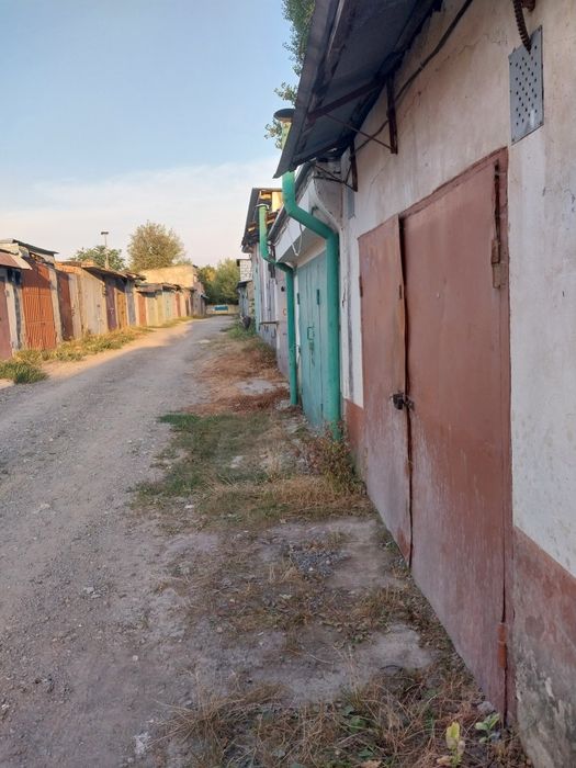 Продам капітальний гараж гбк 8