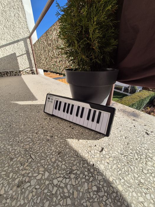 Arturia MicroLab MIDI Kontroler USB czarno biały