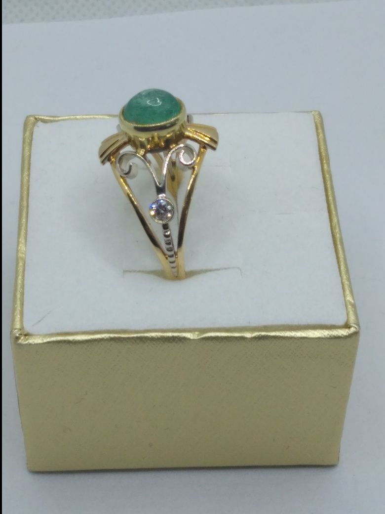Złoty pierścionek brylanty szmaragd, złoto  750 r.17