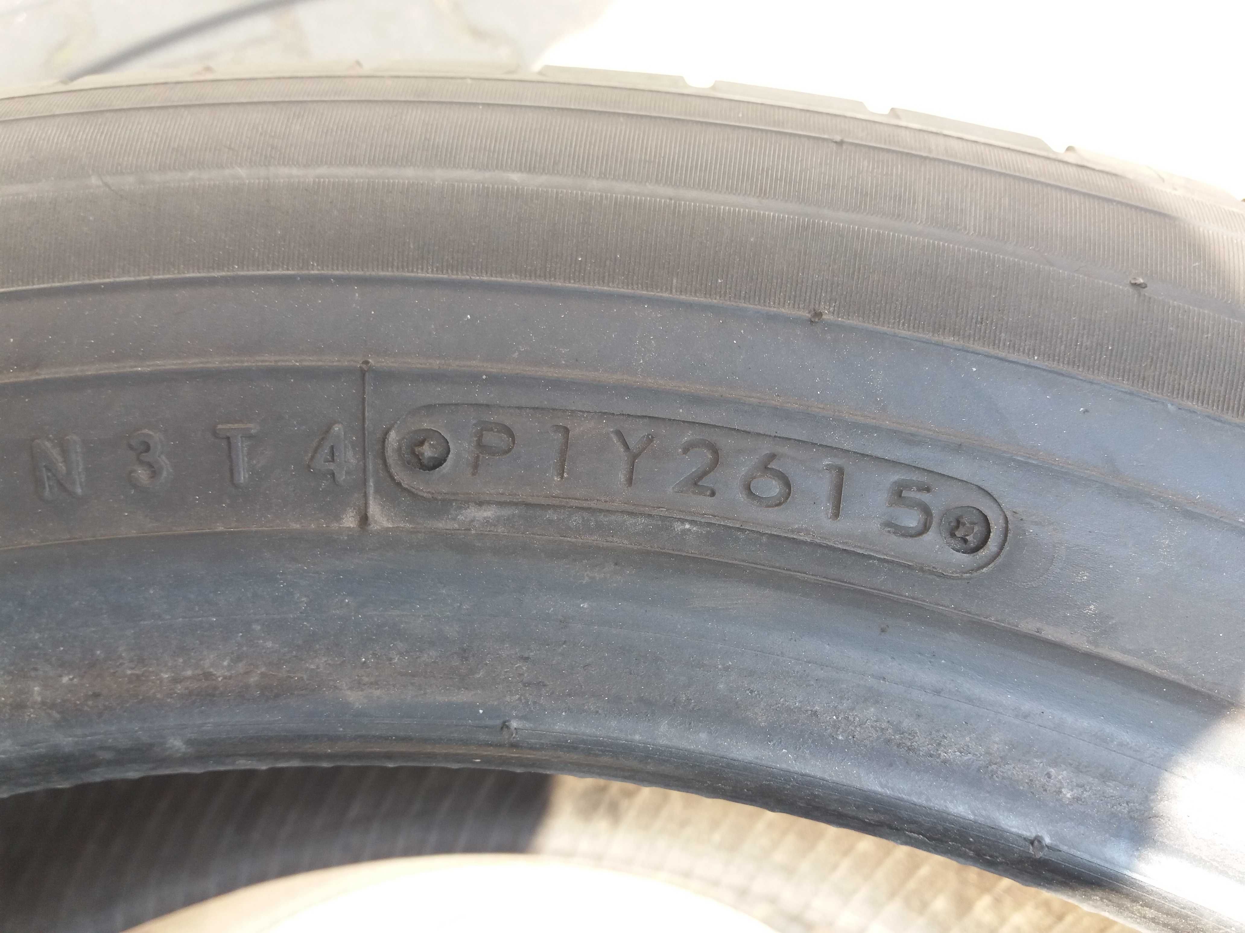 225 / 55 / R 19 Toyo