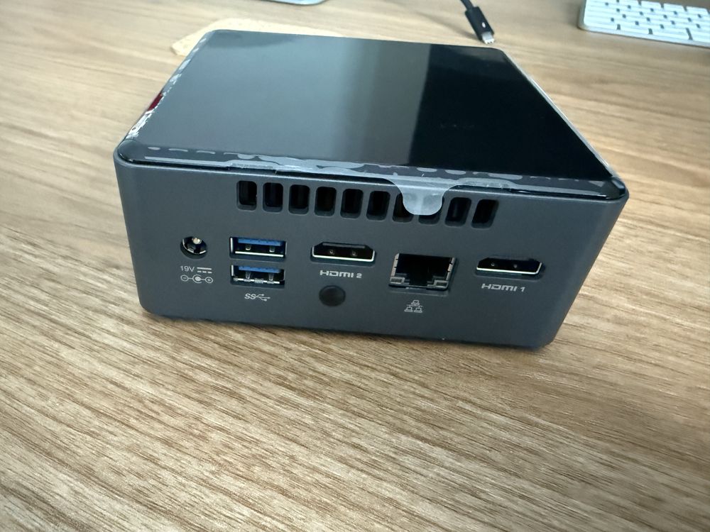 Komputer Intel NUC 7 500GB SSD Intel Pentium J5005