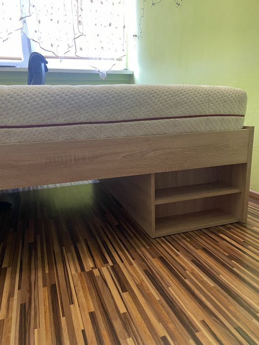 Sprzedam tózko z materacem 140x200 cm