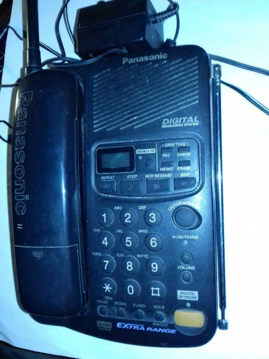Радиотелефон Panasonic с громкой связью и автоответчиком. Торг.