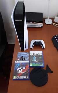 Playstation 5 c/FIFA 24 e Gran Turismo 7.