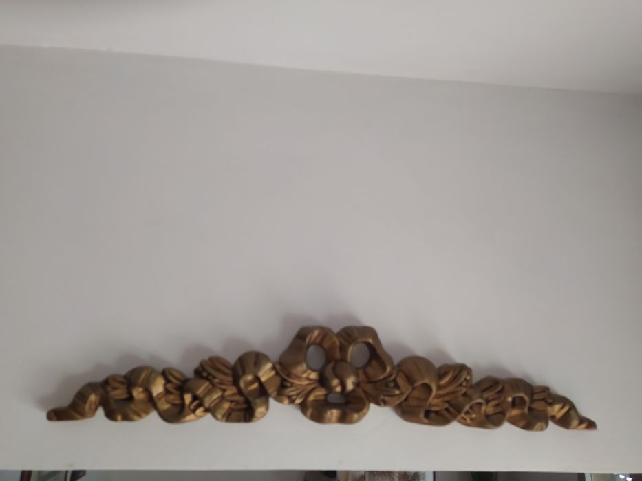 Laço dourado decorativo