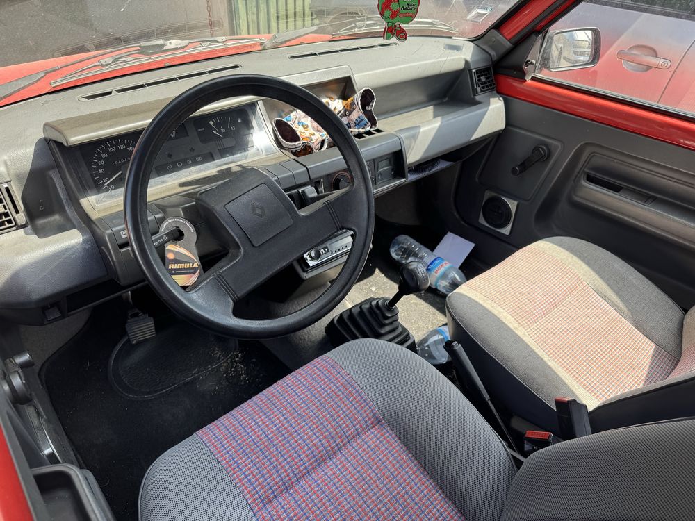 Renault super 5.