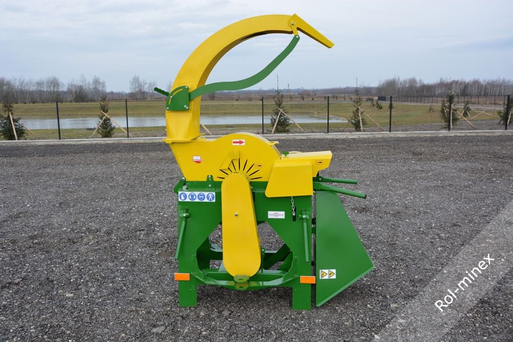 Rozdrabniacz do gałęzi Rębak ogrodowy Selmar R-16 Transport