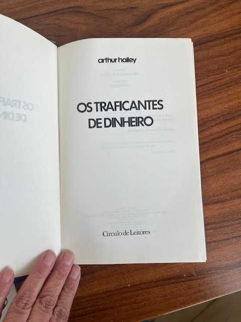 Os traficantes de dinheiro