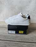 Tommy Hilfiger Court r.42