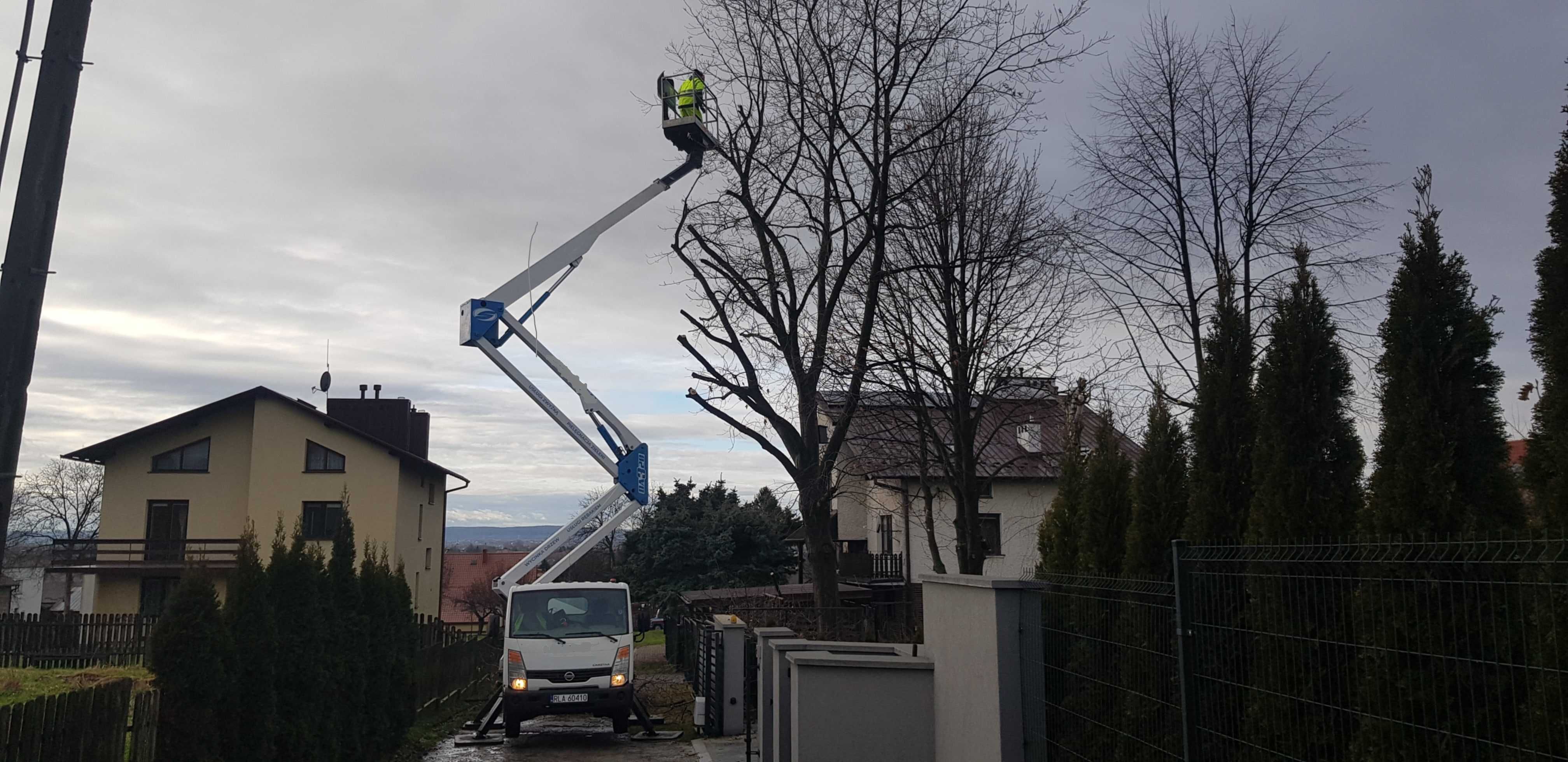 Podnośnik koszowy zwyżka 20 m, wynajem zwyżki, usługi