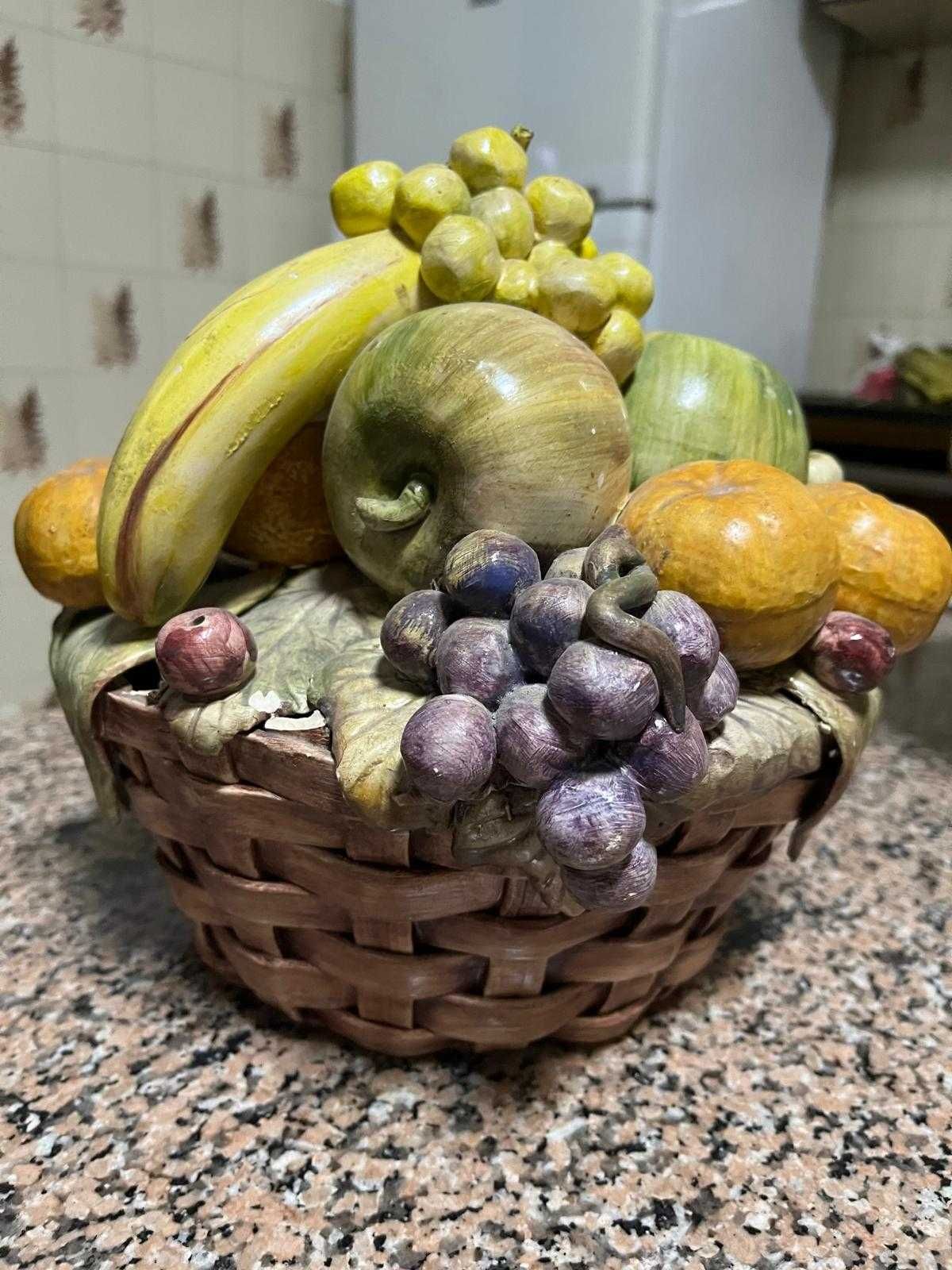 Frutas decorativas + vaso  em cerâmica