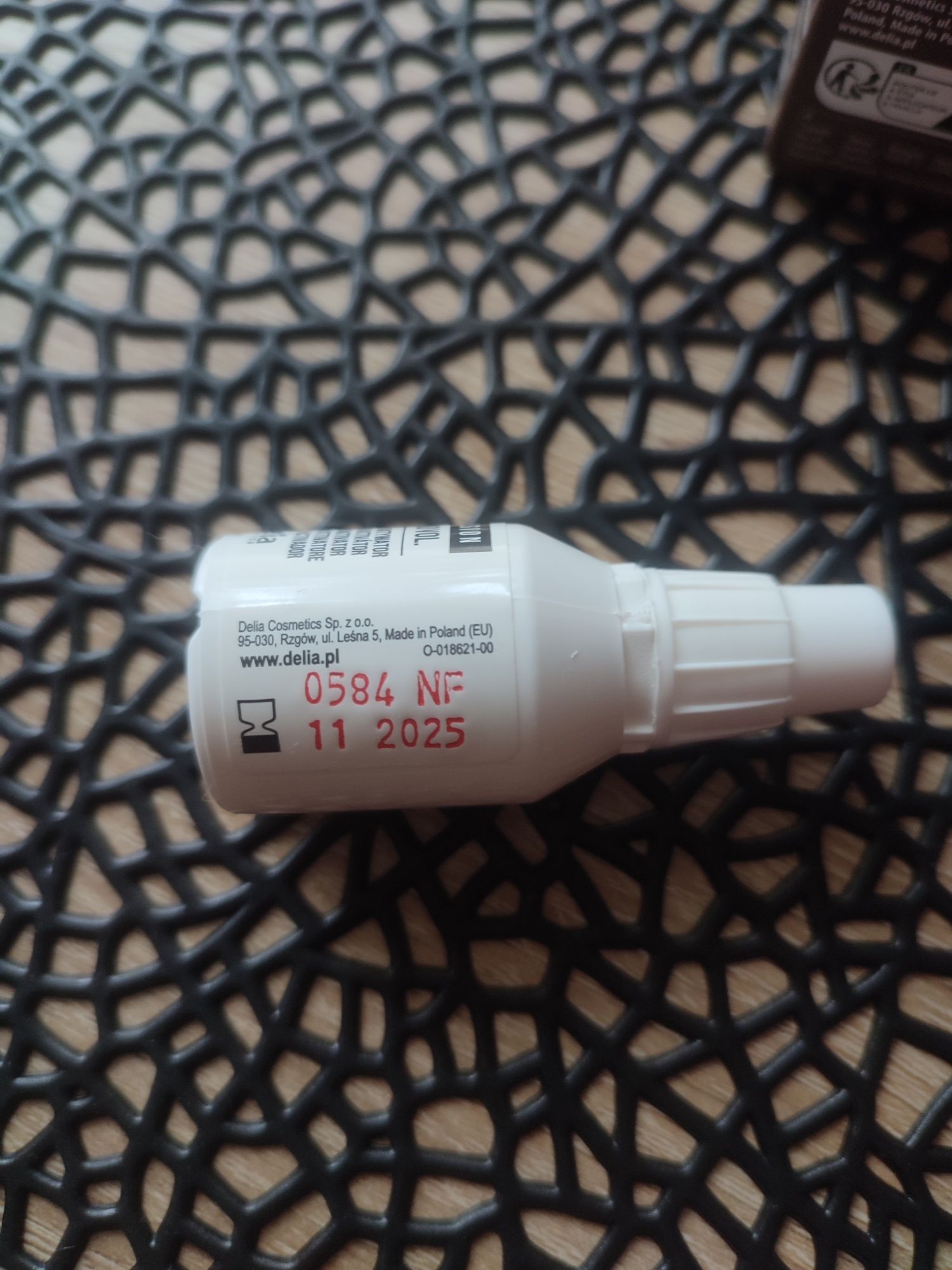 Delia Brow Tint kolor brązowy