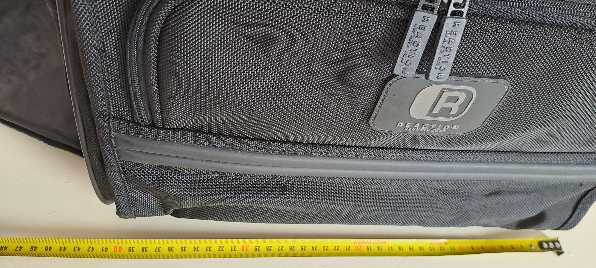 Saco de viagem preta, com bolsa para calçado Reaction Kenneth cole