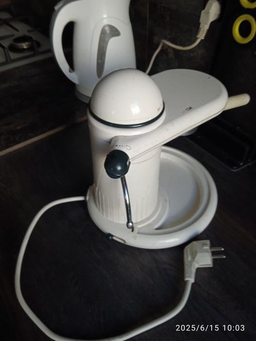Ekspres do kawy kolbowy Clatronic ES 2038 stan bdb