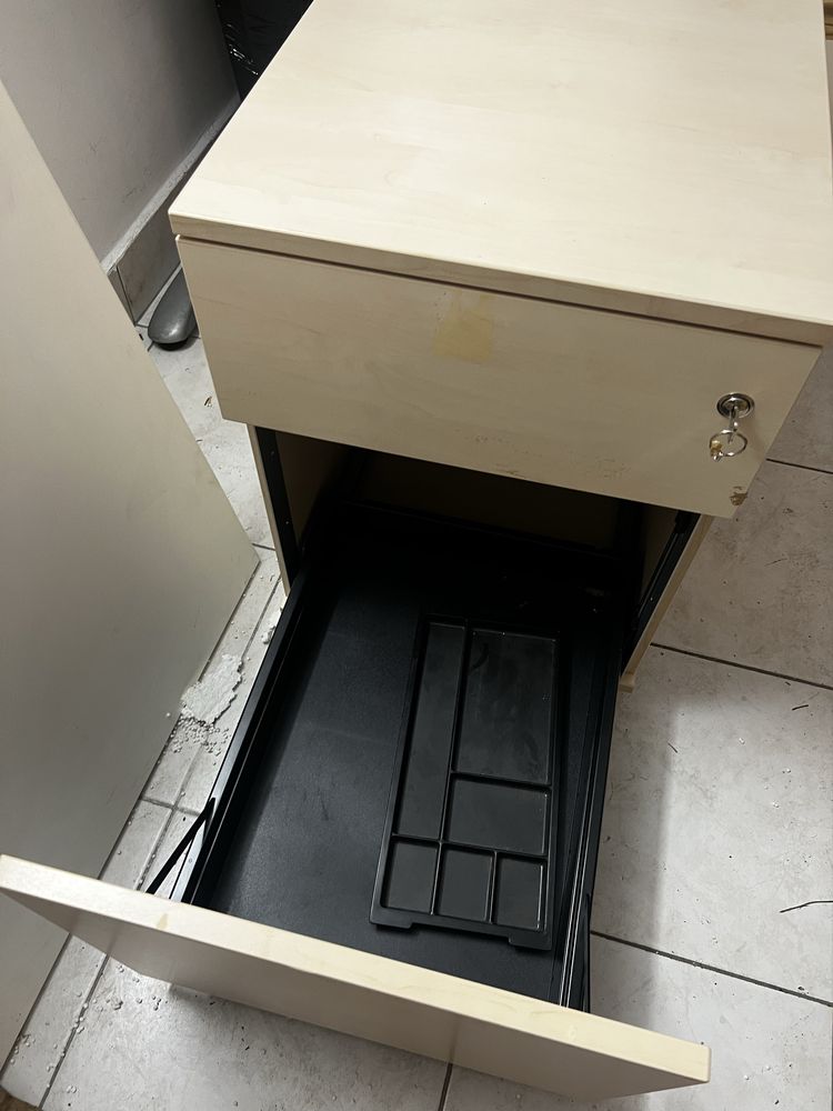 Kontenerek podbiurkowy Maro