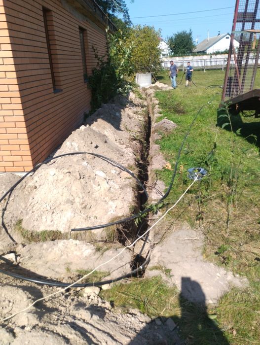 Копання траншей під воду, каналізацію