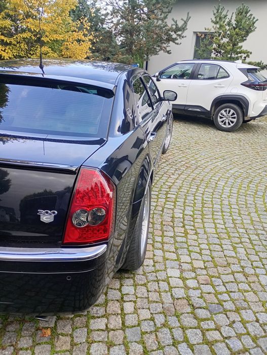 Chrysler 300C ładny