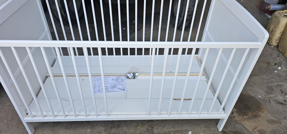 Łóżeczko dziecięce z szuflada