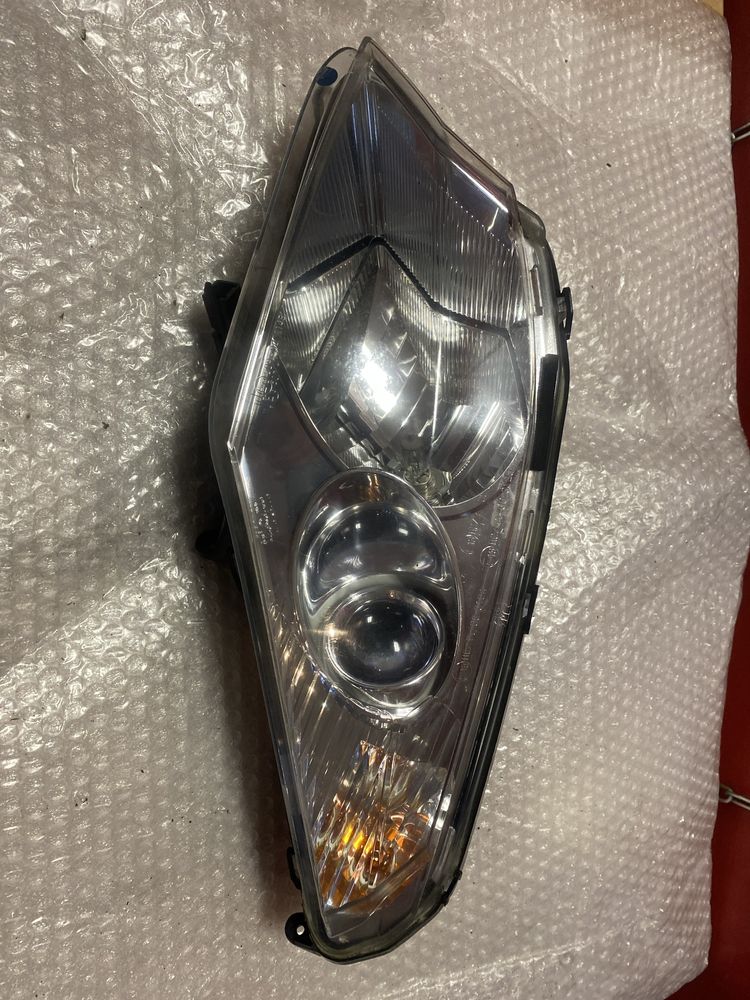 Peugeot Satelis 125 lampa przód reflektor B890