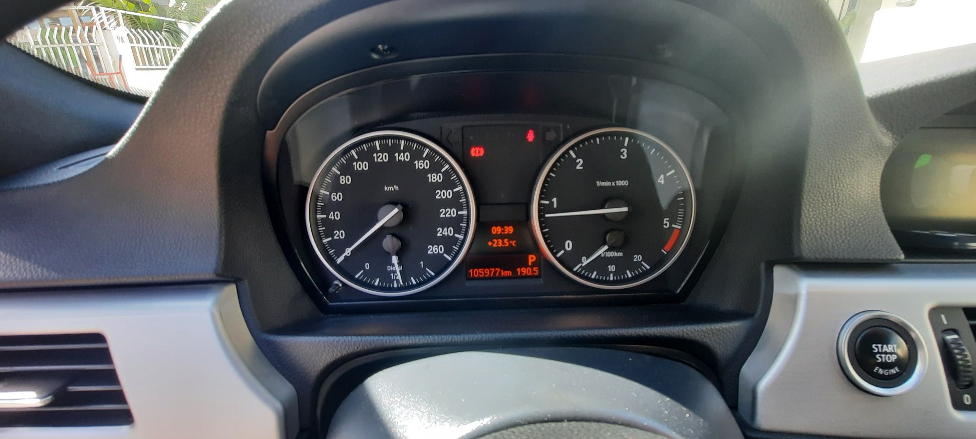 BMW 320d - AUTO - M-PACK
