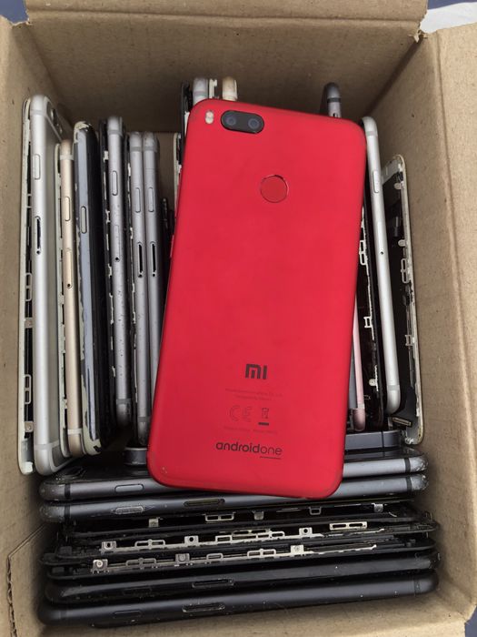 Продам iPhone 5-8+
