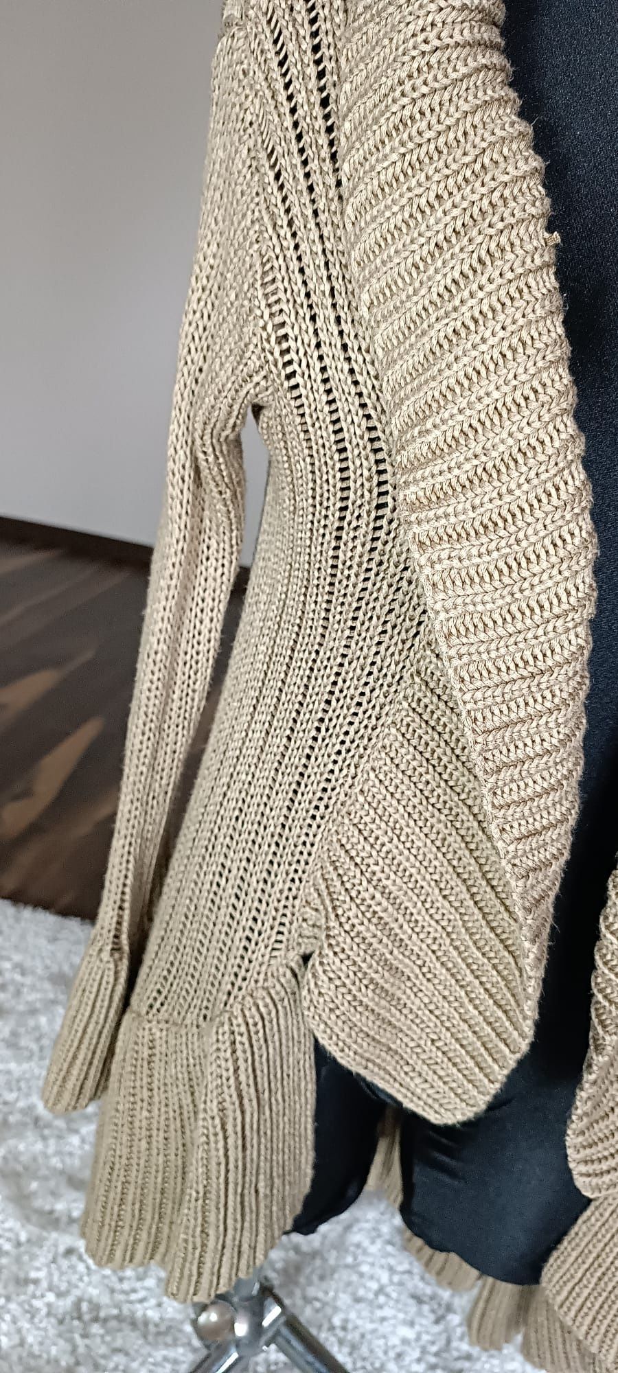 Długi sweter beżowy narzutka S