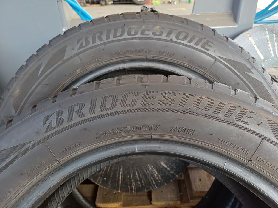 205 60 17 Bridgestone Blizzak LM001 зимові 80%