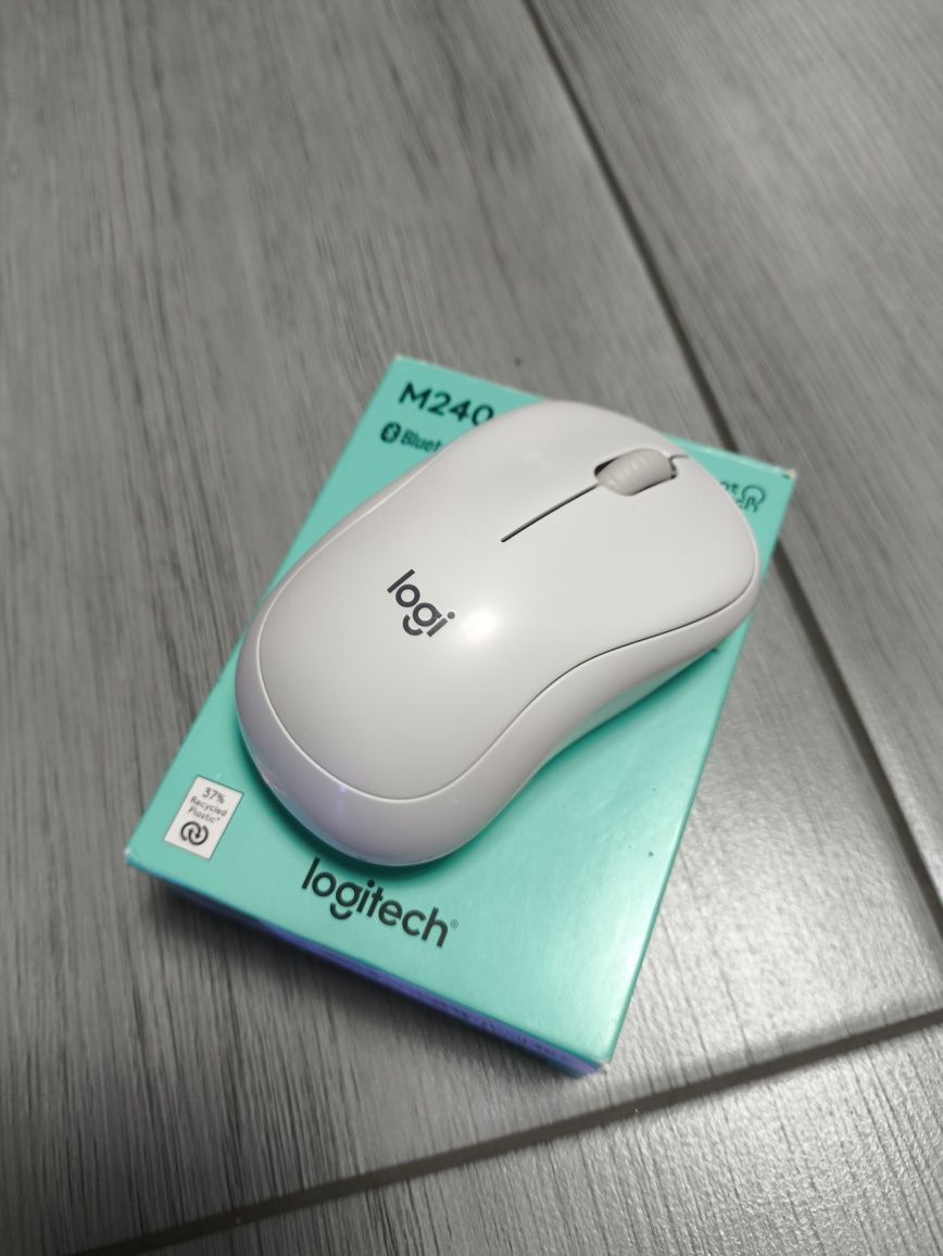 Myszka bezprzewodowa Logitech M240 Biała